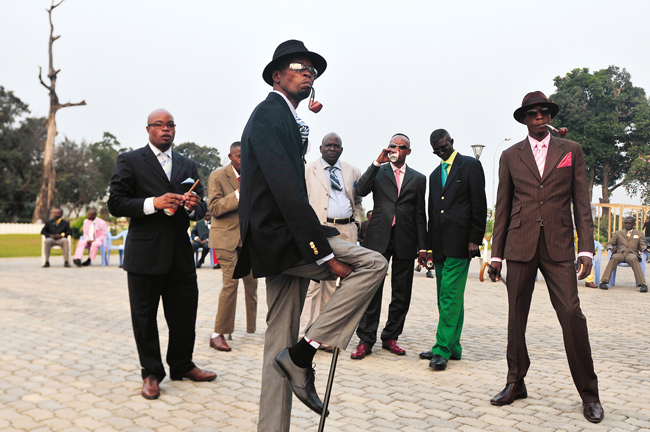 エレガントなアフリカン・ダンディを捉えた話題の写真集『SAPEURS the