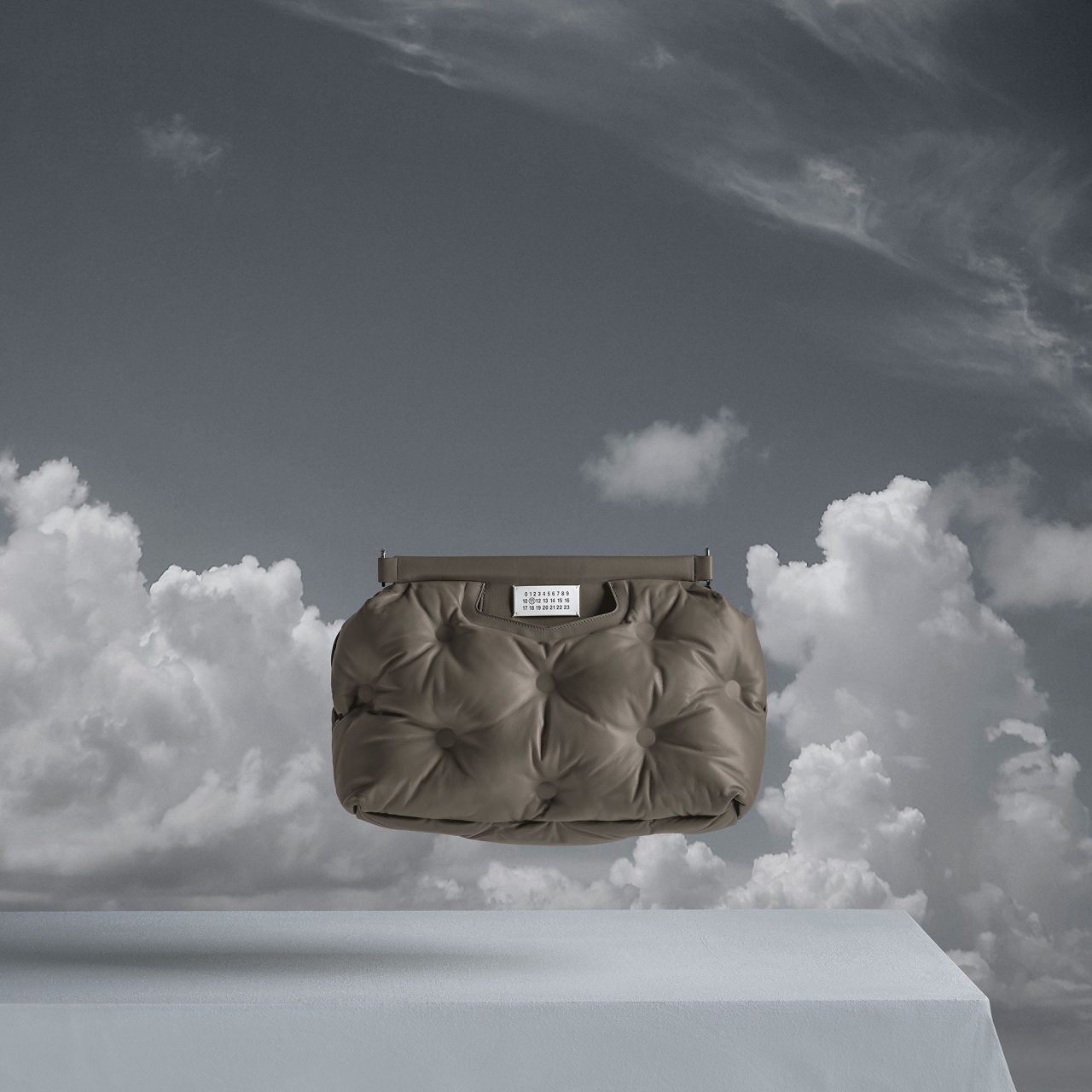 メゾン マルジェラ、「グラム スラム」の2022年秋冬新作コレクションを