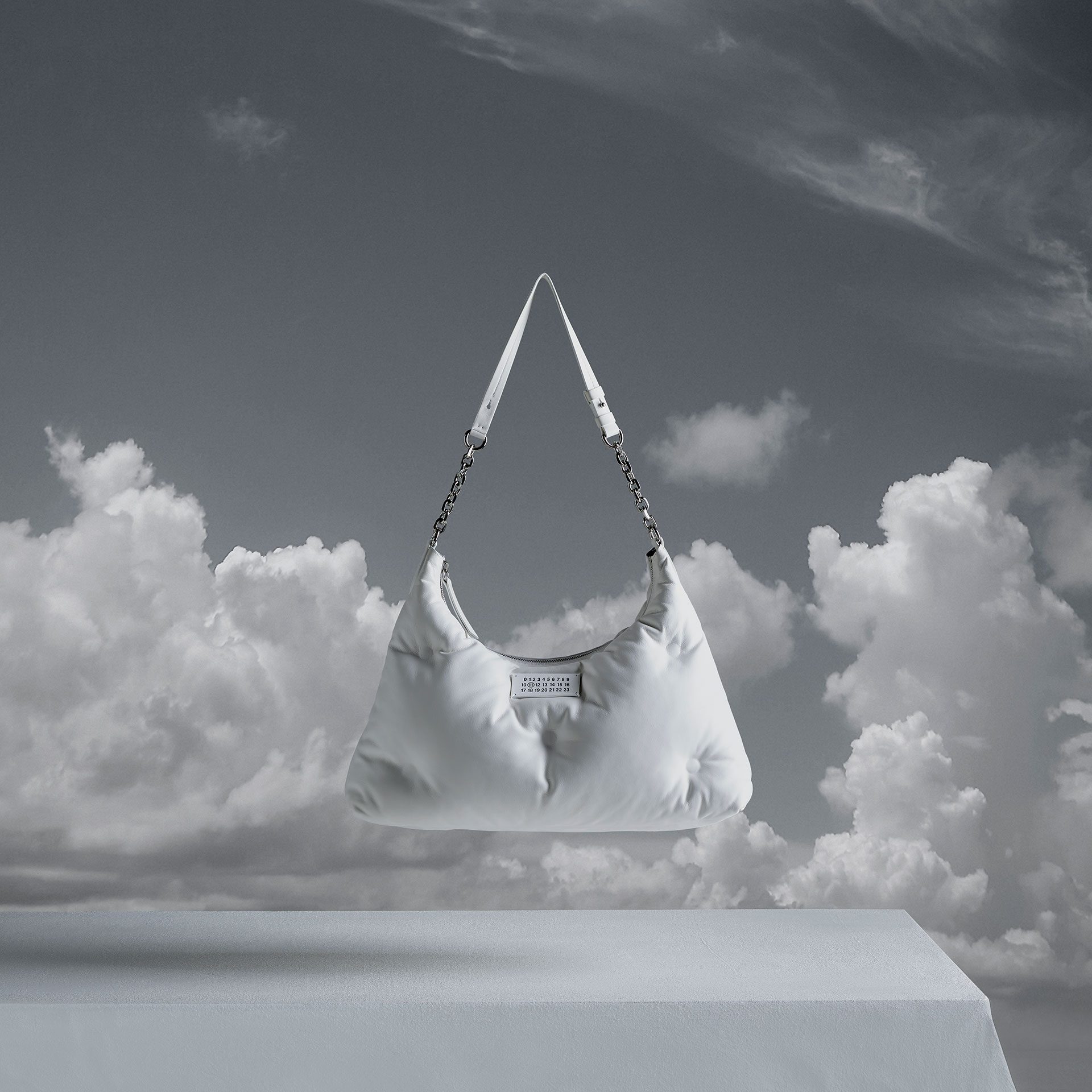 メゾン マルジェラ、「グラム スラム」の2022年秋冬新作コレクションを