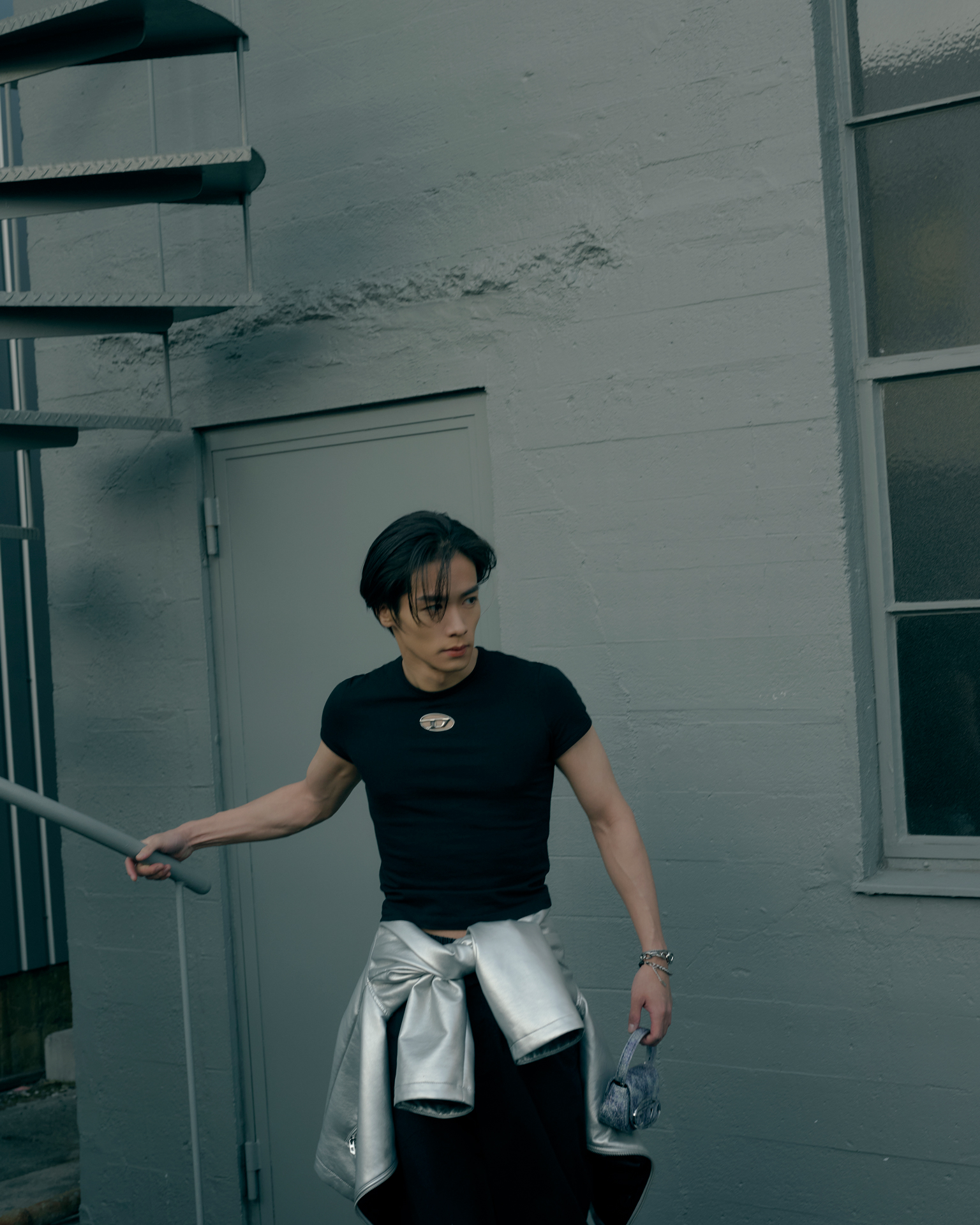 自由なスピリットをすぐそばに。川村壱馬が着る、ディーゼルのホリデー