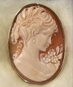 未使用品【イタリアローマのカメオ専門店で購入】カメオブローチ 女性