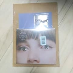TOMOO TWO MOON(CD＋BD)早期予約特典キーホルダー+ZINE - メルカリ
