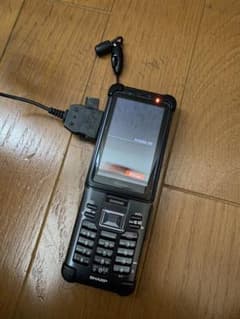 au SHARP E05SH ブラック 携帯電話 警察もどき仕様 充電器付 - メルカリ