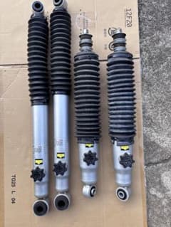 ハイエース 200系2WD ディーゼル KYB ショック 玄武 トーションバー