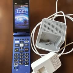 コ*ド様 Kyocera KYF41 青色 充電ドック付き - メルカリ