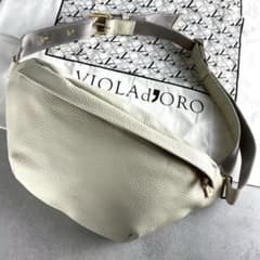 極美品】ヴィオラドーロ ボディバッグ シボ革 ゴールド金具 金文字ロゴ