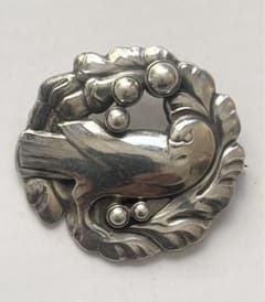 ジョージジェンセン 165 ブローチ 鳩 鳥 シルバーボール - メルカリ