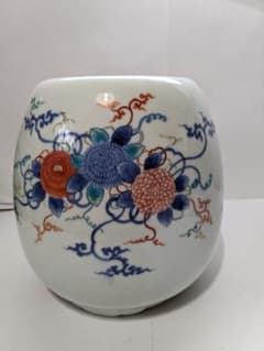 有田焼 十一代今泉今右衛門作、『錦菊花文三足手あぶり』、銘有