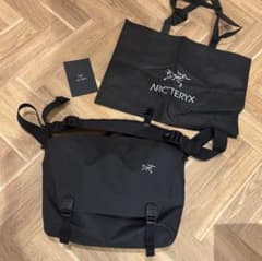 新品 ARC'TERYX Granville 10 Courier Bag BK - メルカリ