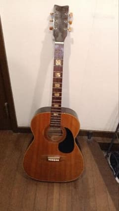 お値下げしました。 カワイ・アコースティックギター F100 ビンテージ