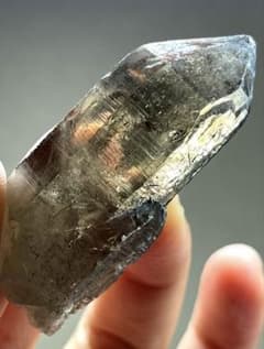 天然共生スモーキークォーツ・トルマリン・虹入り・ベトナム産 - メルカリ