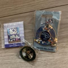 ディズニー プレミア 非売品ピンバッジ - メルカリ