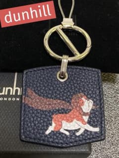 シ*ン様 dunhill 犬デザイン キーホルダー - メルカリ
