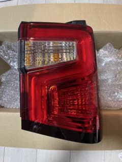 KZ14様専用 三菱 デリカd5 右テールランプ 8330B138 - メルカリ