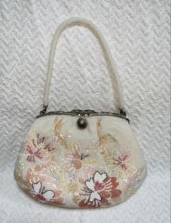 和装 花柄 総ビーズ刺繍バッグ 手縫い ハンドバッグ がま口 - メルカリ