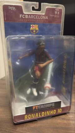 FC Barcelona Ronaldinho フィギュア ロナウジーニョ 人形 - メルカリ