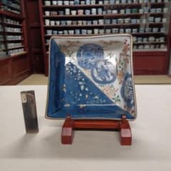 青と白の陶器皿 古伊万里写し 図変わり 深皿 四方皿 窯疵完品 渦福