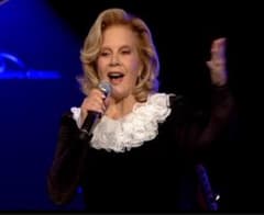 シルヴィ・バルタン50周年記念コンサートDVD-7P『Live A La Sal - メルカリ