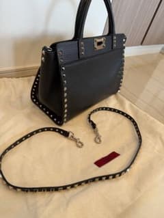 国内ヴァレンティノ購入スタッズ付きハンドバッグ - メルカリ