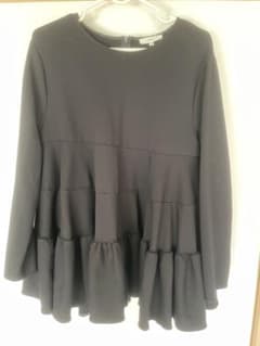 ぬくぬくティアードフリルブラウス 38 ブラック 数回着用 - メルカリ