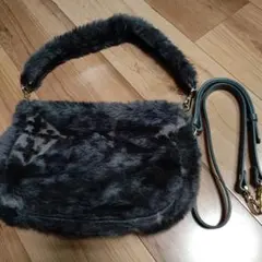 ほぼ未使用ラシット今期A4入るコーデュラナイロン刺繍2wayバッグ