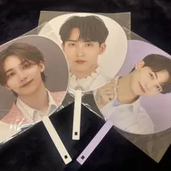 2026年最新】seventeenうちわの人気アイテム - メルカリ