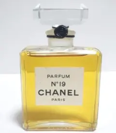2026年最新】シャネルno.19の人気アイテム - メルカリ