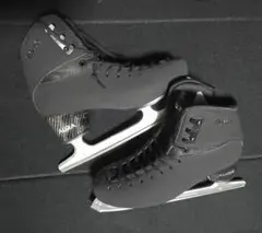 2026年最新】フィギュアスケート靴 27の人気アイテム - メルカリ