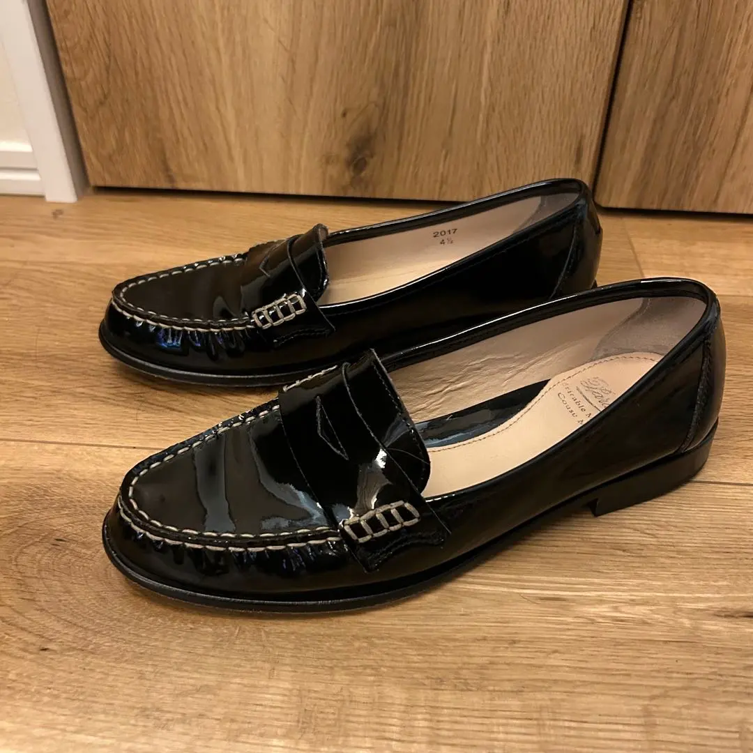 2026年最新】Veritable Mocassinの人気アイテム - メルカリ