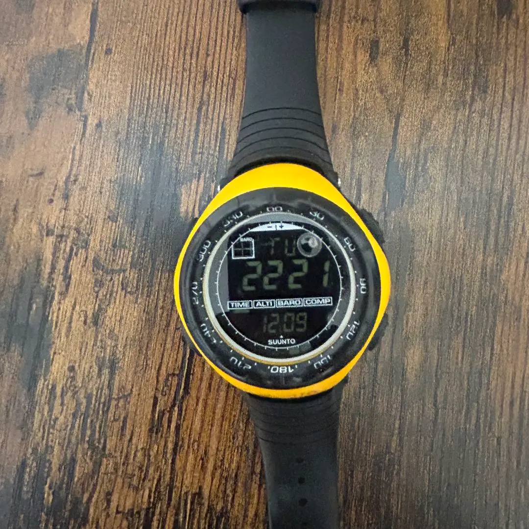 2026年最新】suunto vector イエローの人気アイテム - メルカリ
