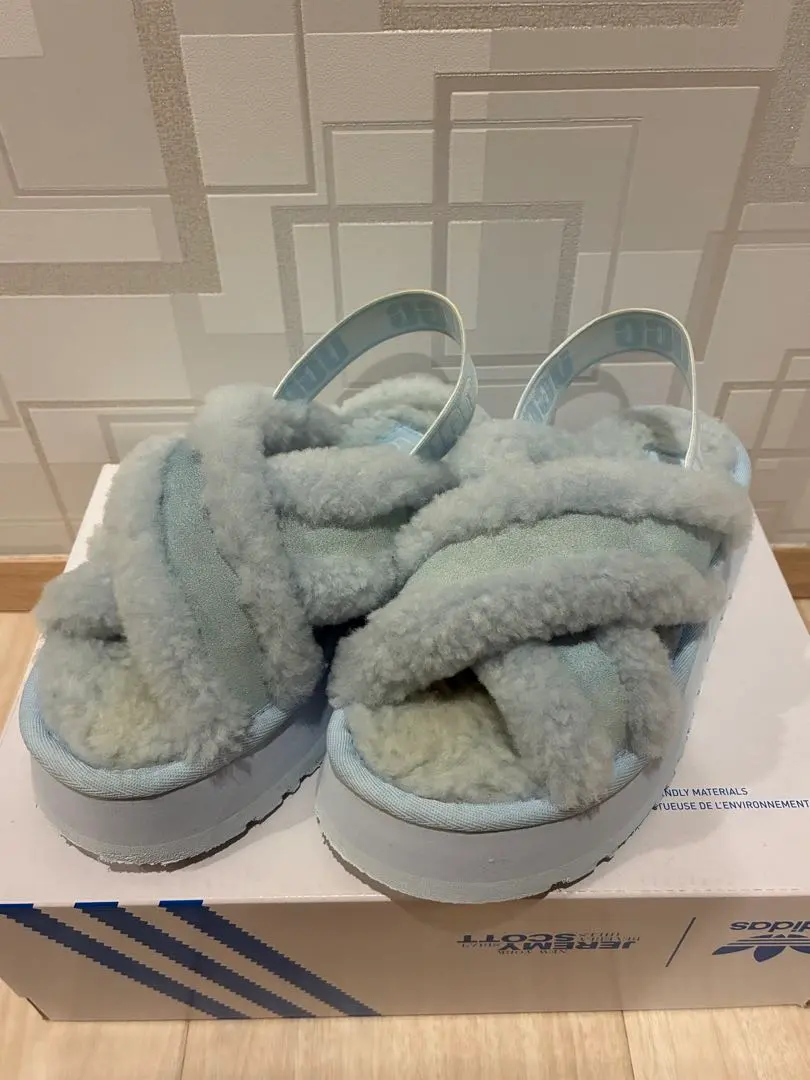 2026年最新】UGG ディスコスライド Disco Slideの人気アイテム - メルカリ