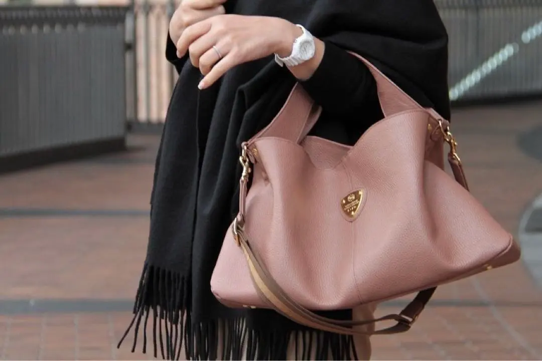 2026年最新】atao バッグ エルヴィ アーモンドの人気アイテム - メルカリ