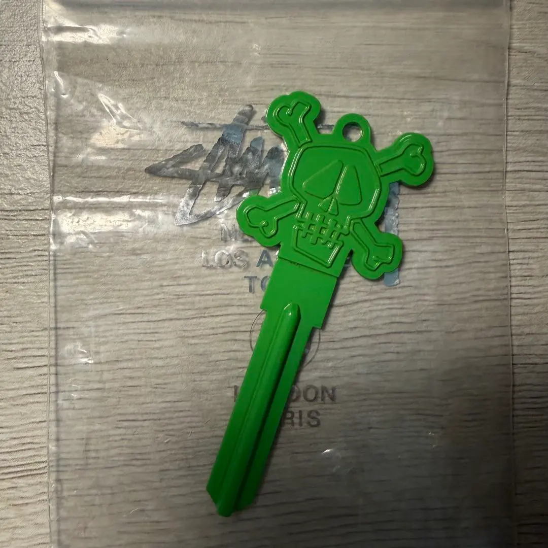 2026年最新】STUSSY キーホルダー スカルの人気アイテム - メルカリ