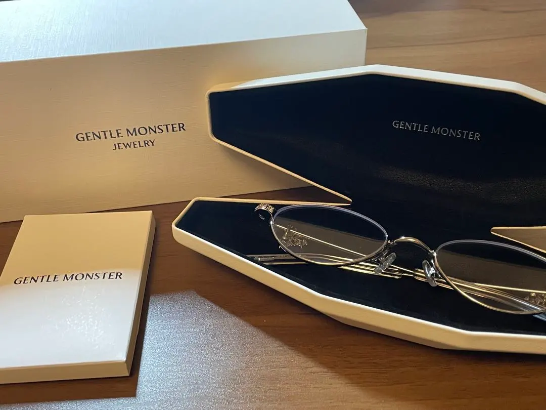 2026年最新】GENTLE MONSTER Carat 02の人気アイテム - メルカリ