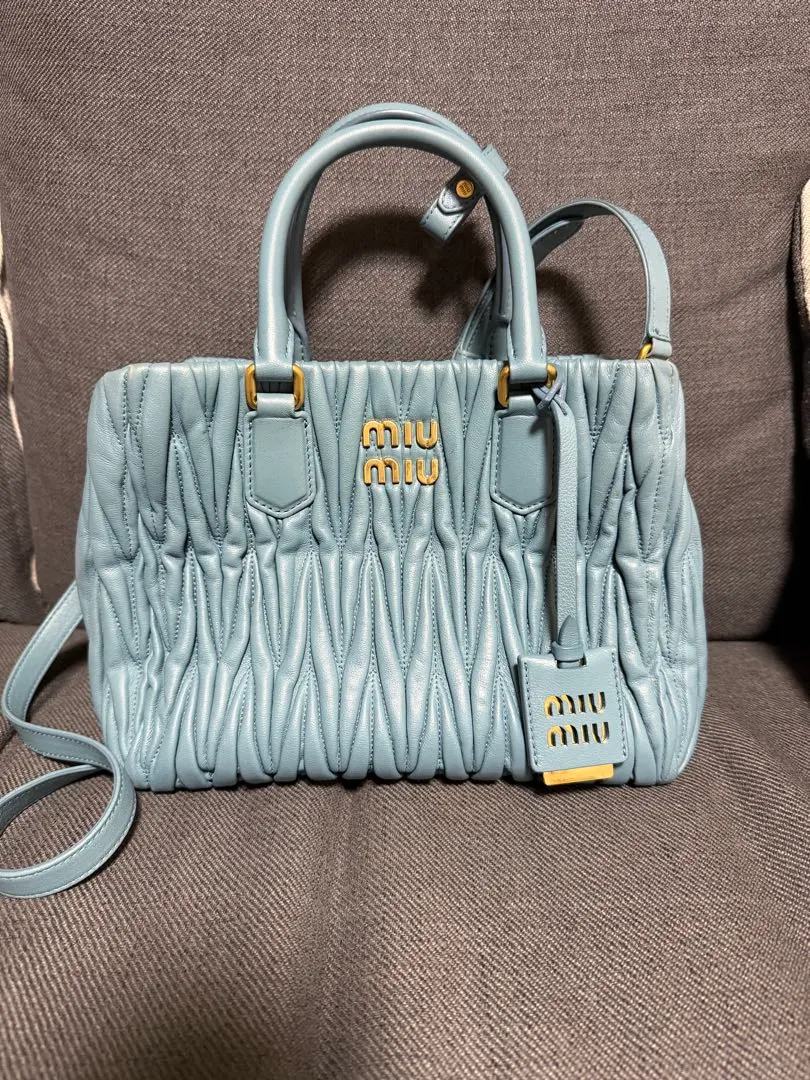 2026年最新】MIU MIU カラー：ブルー系 ハンドバッグの人気アイテム