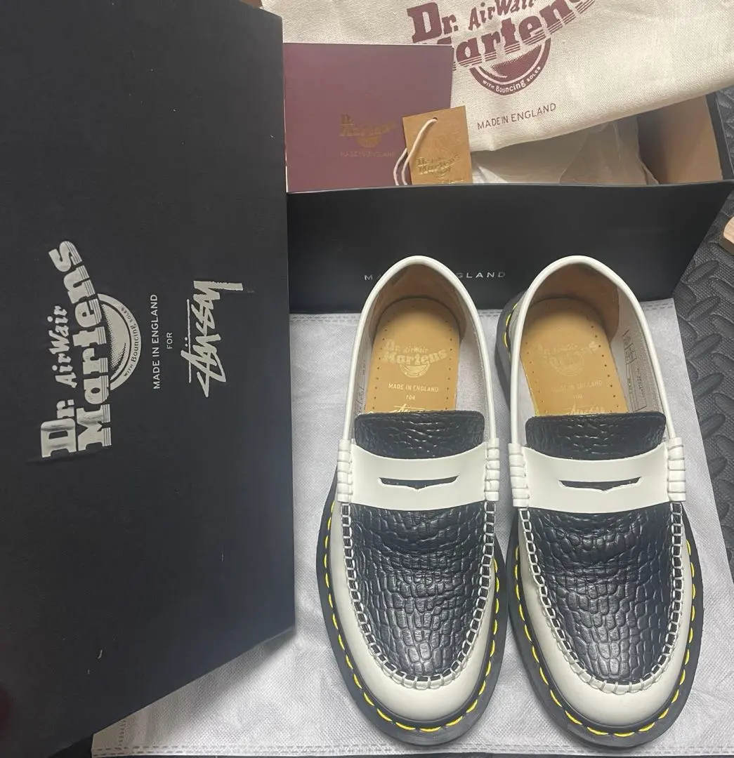 2026年最新】stussy dr.martens ローファーの人気アイテム - メルカリ