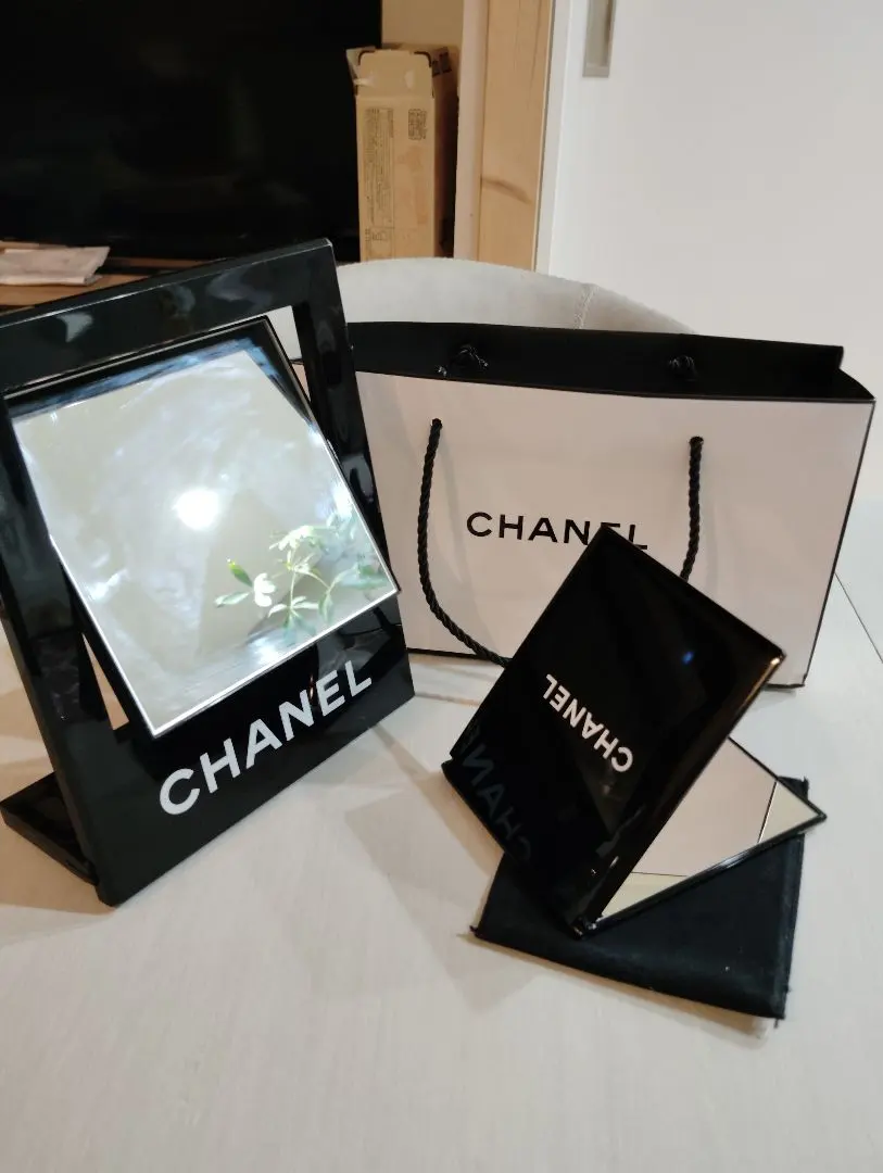 2026年最新】シャネル スタンドミラーの人気アイテム - メルカリ