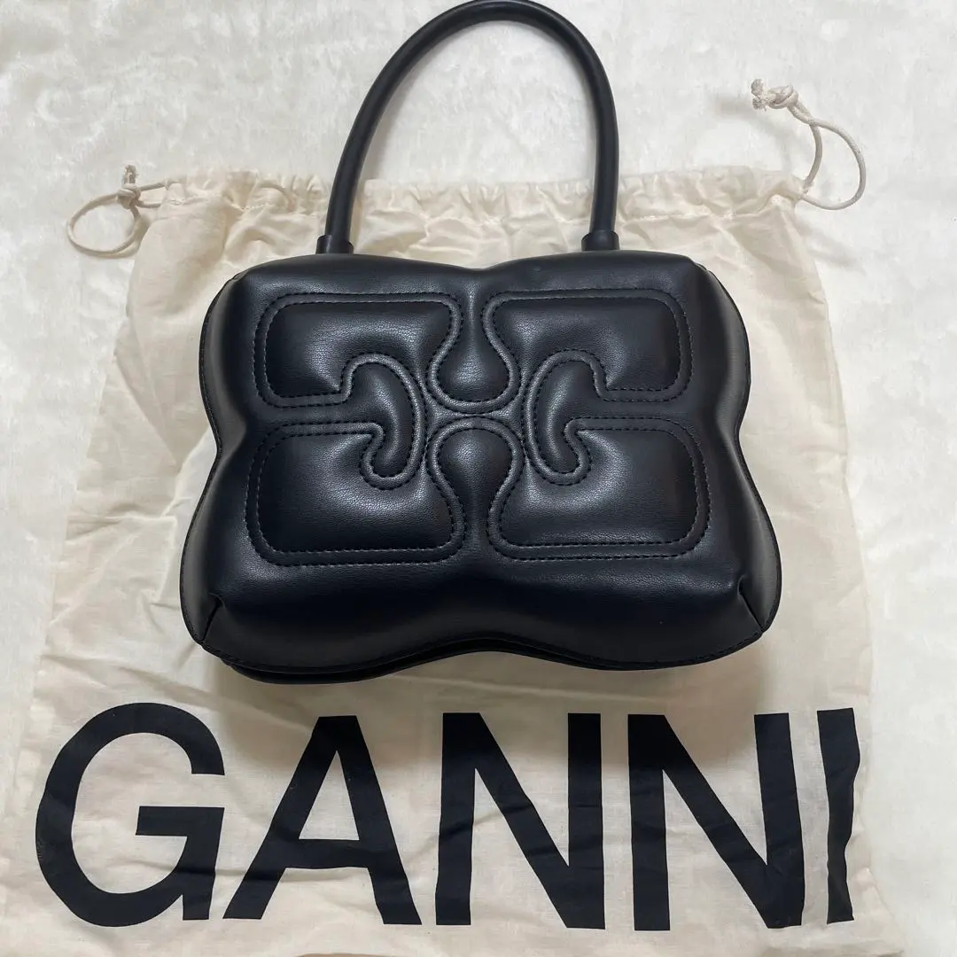 2026年最新】Ganni バッグ バタフライの人気アイテム - メルカリ