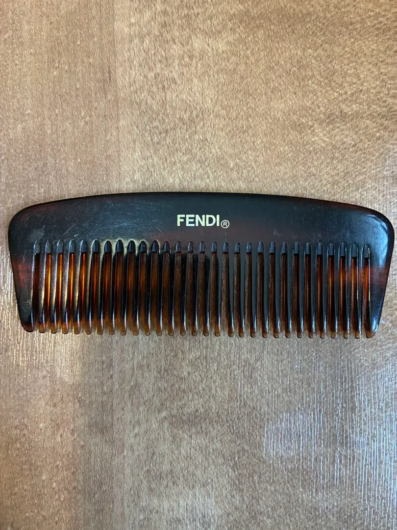 2026年最新】Fendi ヘアブラシ・コームの人気アイテム - メルカリ