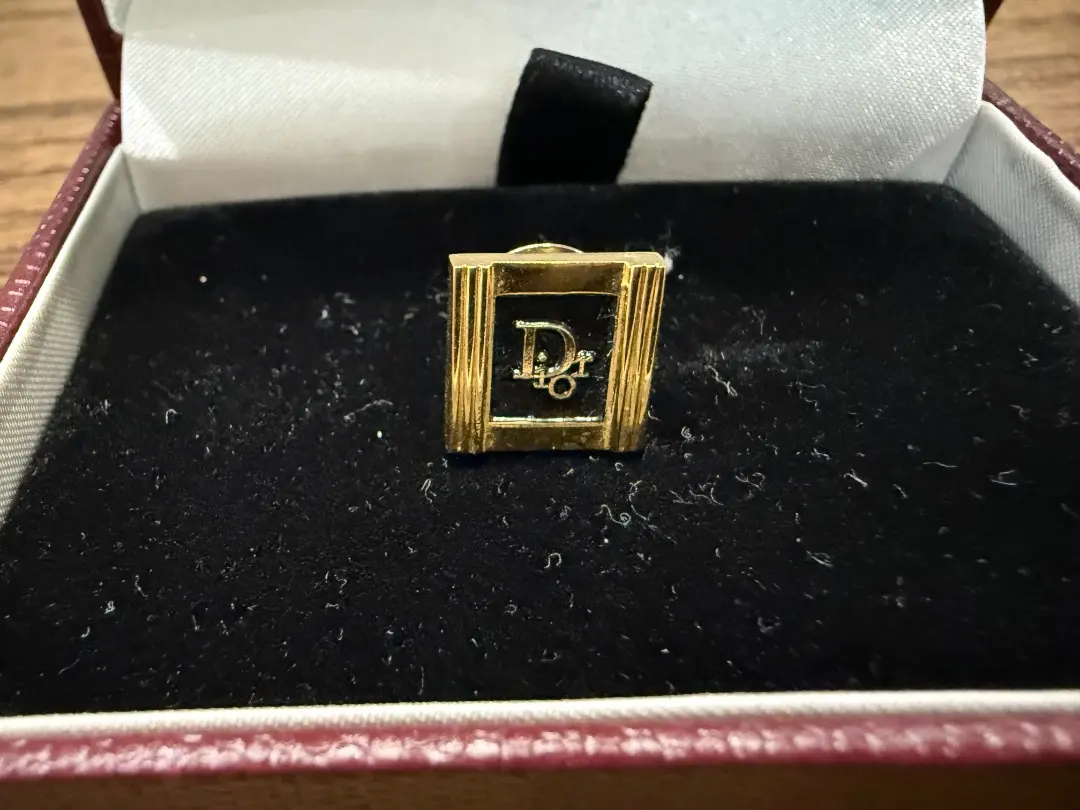 2026年最新】ラペルピン diorの人気アイテム - メルカリ