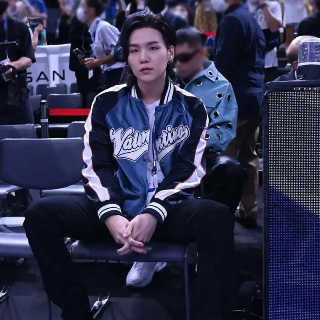 2026年最新】VALENTINO スタジャンの人気アイテム - メルカリ