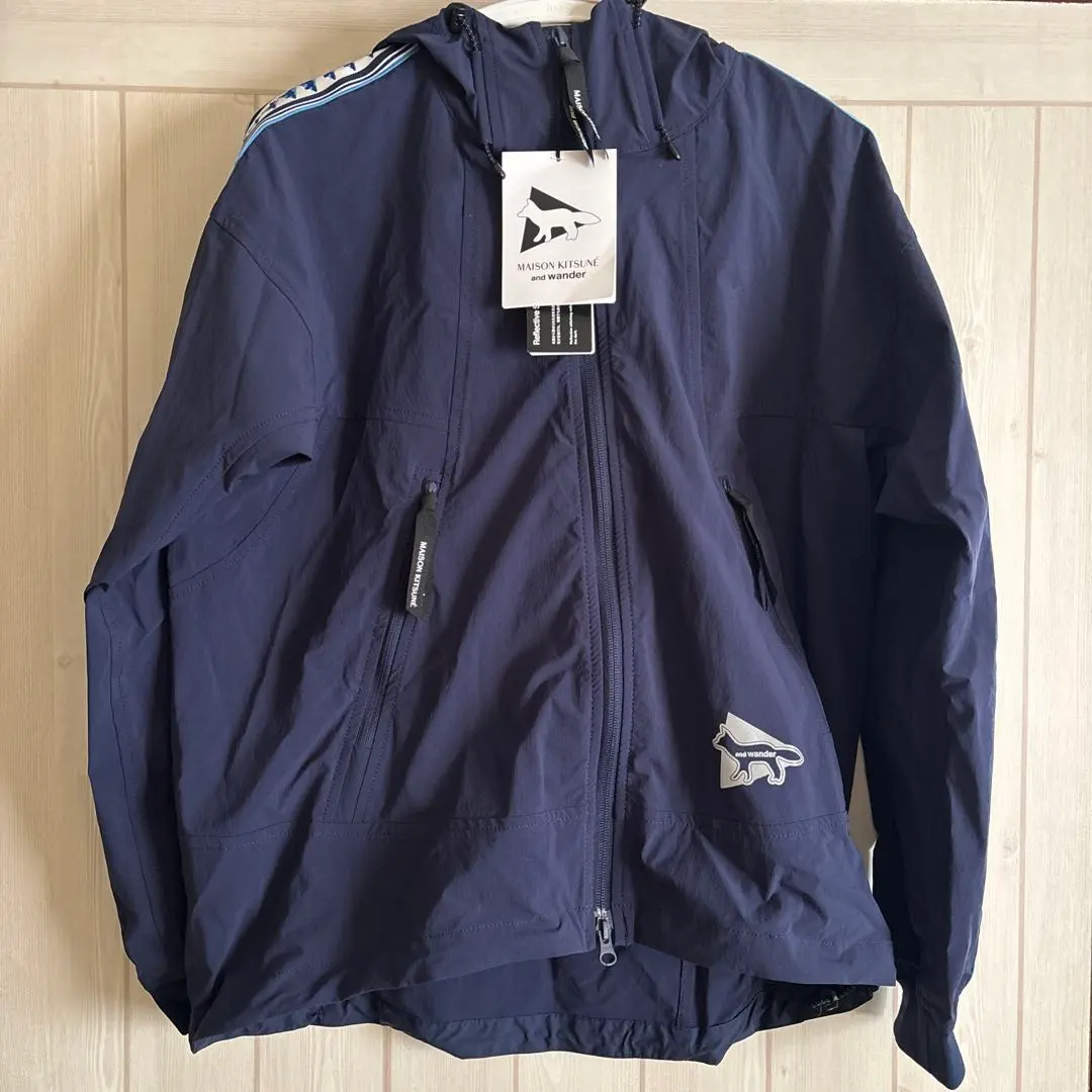 2026年最新】and wander maison kitsuneの人気アイテム - メルカリ