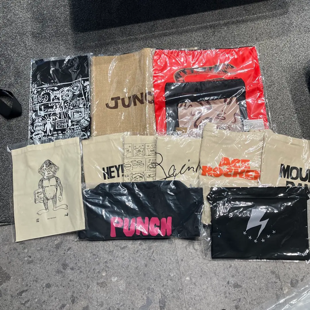 2026年最新】バッグ クロマニヨンズの人気アイテム - メルカリ