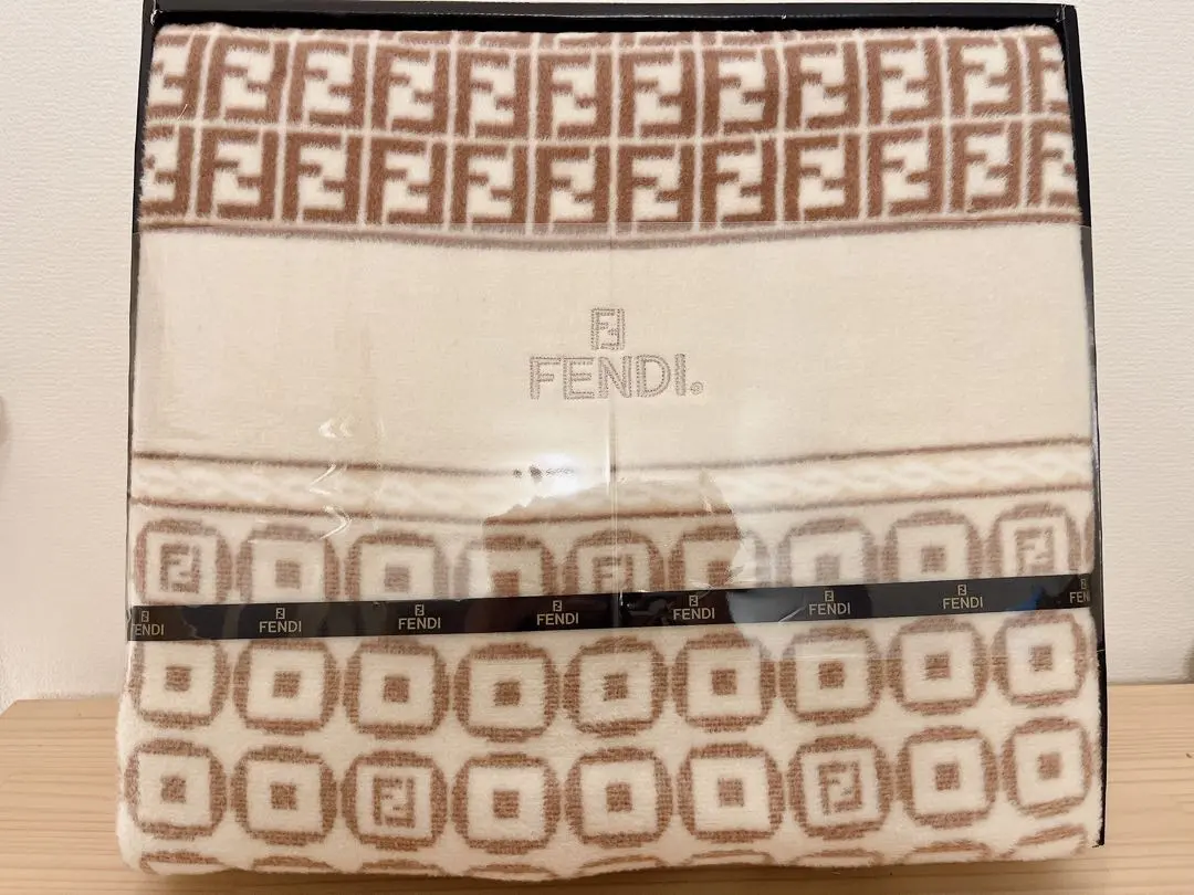 2026年最新】フェンディ綿毛布の人気アイテム - メルカリ