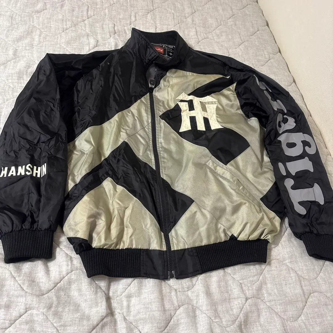 2026年最新】タイガース スタジャン アシックスの人気アイテム - メルカリ