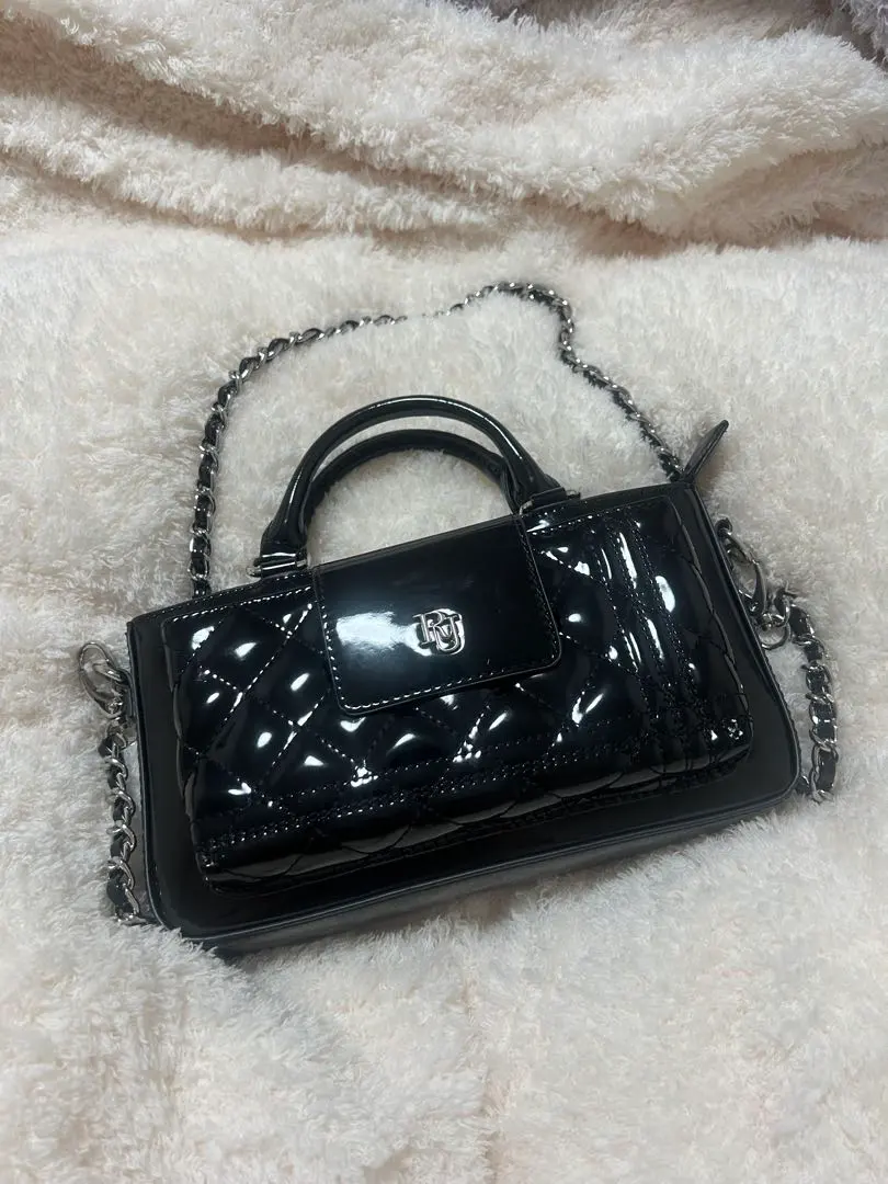 2026年最新】riu フォーンバッグの人気アイテム - メルカリ