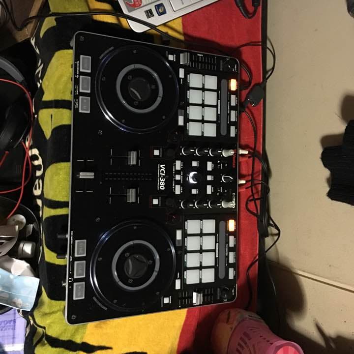 ベスタックスのpcjdです！即買ってくれる方は四万円でいいです！不具合無しです！