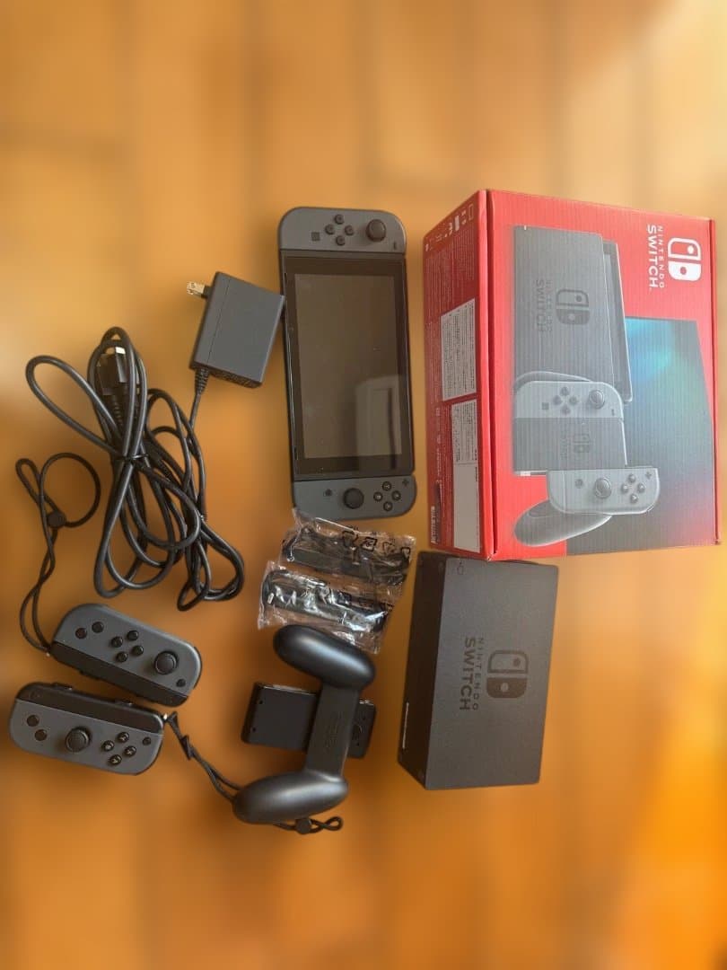付属品完備 Switch本体一式 証明書有 初代 Switch / Switch Lite の同梱品・付属品を写真で分かりやすく紹介