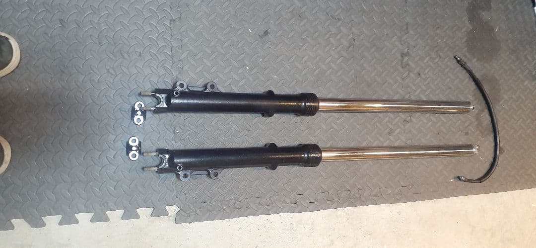 最終値下げ CB750F　CB750FB フロントフォーク　ボトムケース再塗装品 CB400F/HAWK/CBX400F フロントフォークボトムケース底部用ステンレス