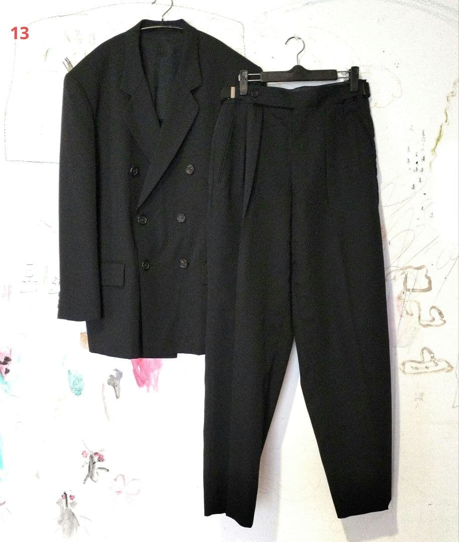 yohji yamamoto pour hoome美品背抜きダブルスーツ丸文字 - メルカリ